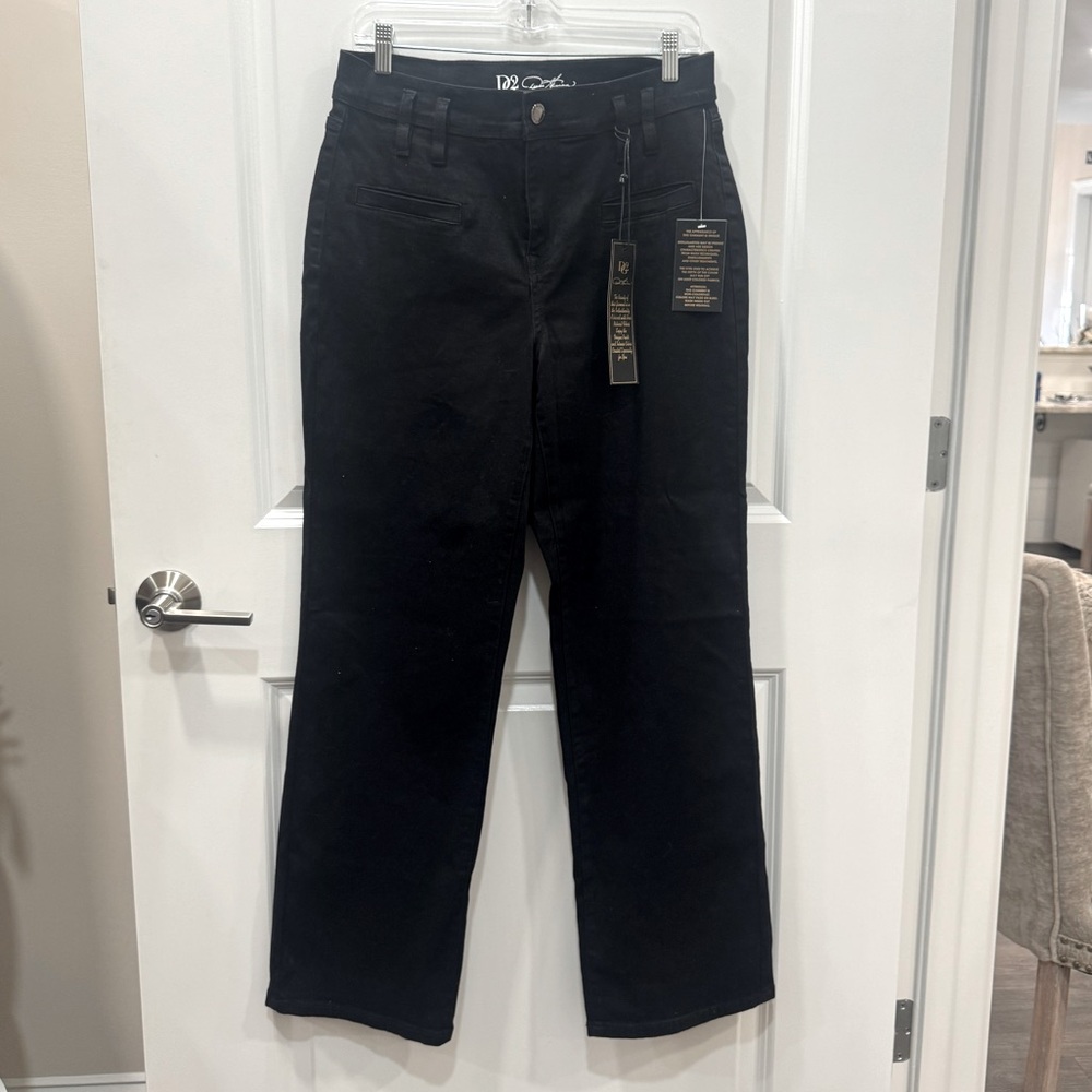 NWT!! DG2 Diane Gillmen black stretch jeans size 12